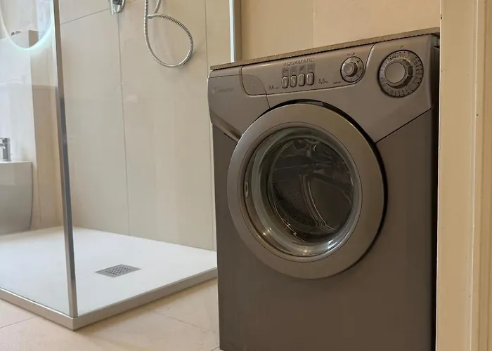 Con Balcone A Due Passi Dal Centro Μόντενα