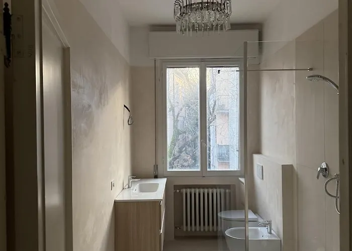 Con Balcone A Due Passi Dal Centro Διαμέρισμα Μόντενα